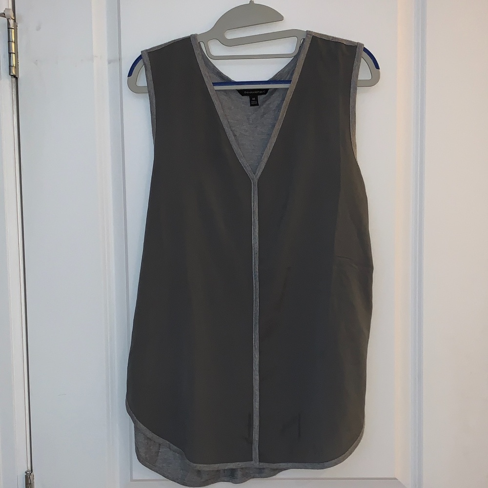 EUC BANANA REPUBLIC Fancy/Simple Grey Tank (M)